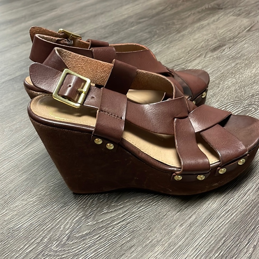 Wedge sandals
